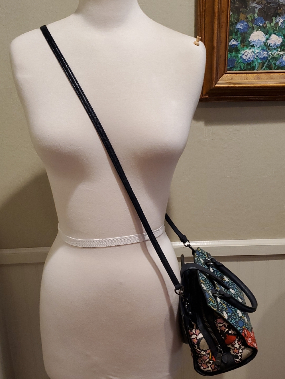 Like NEW Coach Floral Mercer 24 Bag - Picture 7 of 14